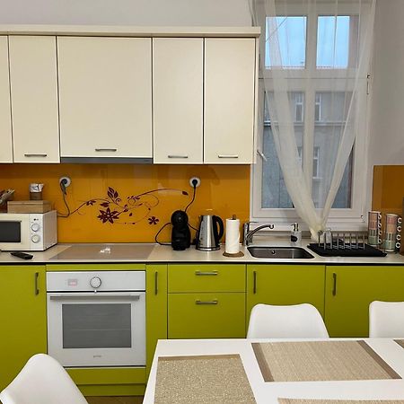 Main Street Retreat Apartment With Free Parking Szarajevó Kültér fotó