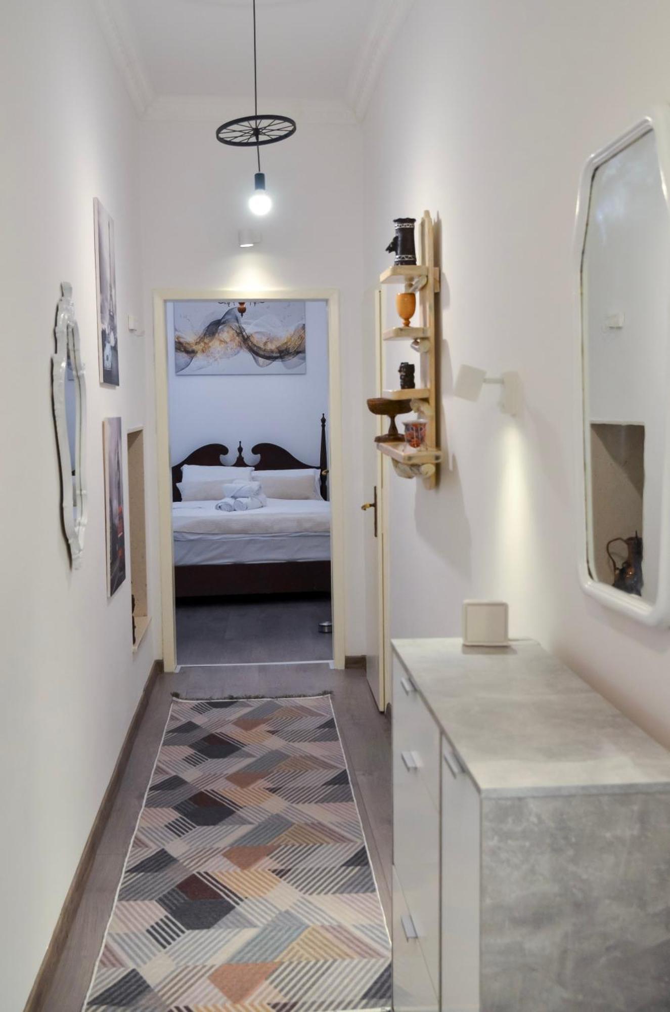 Main Street Retreat Apartment With Free Parking Szarajevó Kültér fotó
