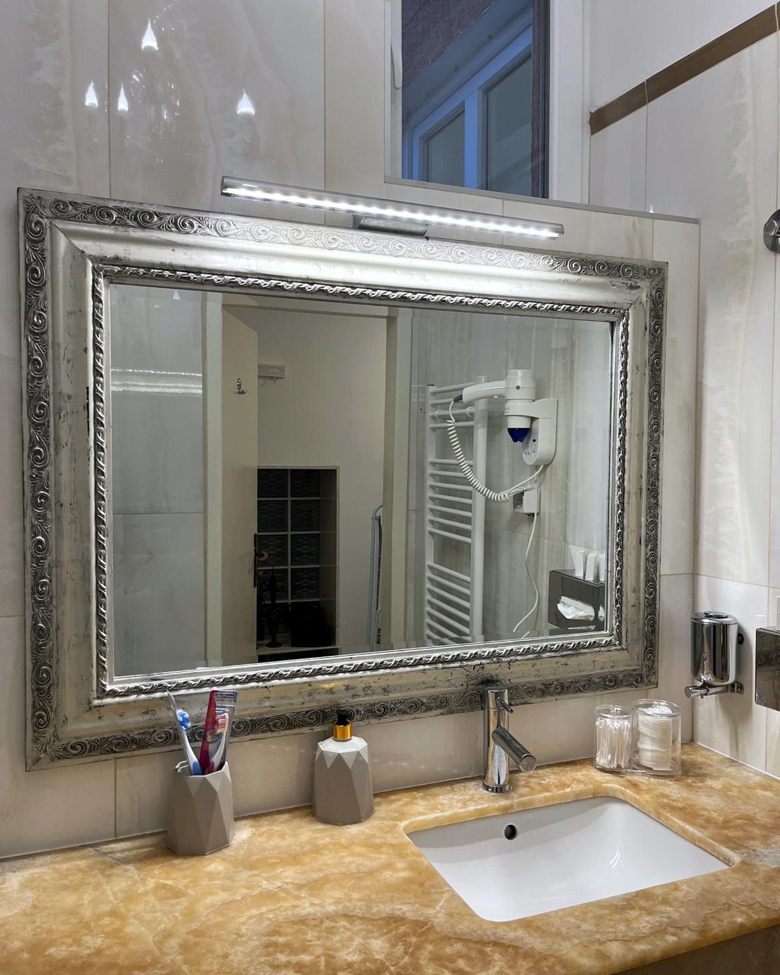 Main Street Retreat Apartment With Free Parking Szarajevó Kültér fotó