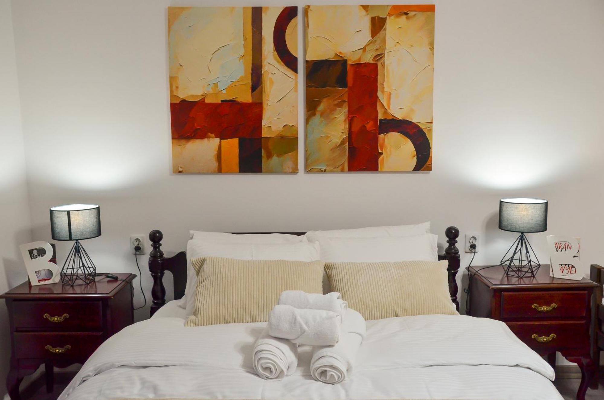 Main Street Retreat Apartment With Free Parking Szarajevó Kültér fotó