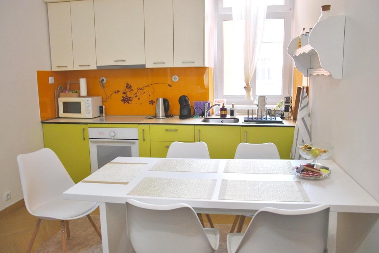 Main Street Retreat Apartment With Free Parking Szarajevó Kültér fotó